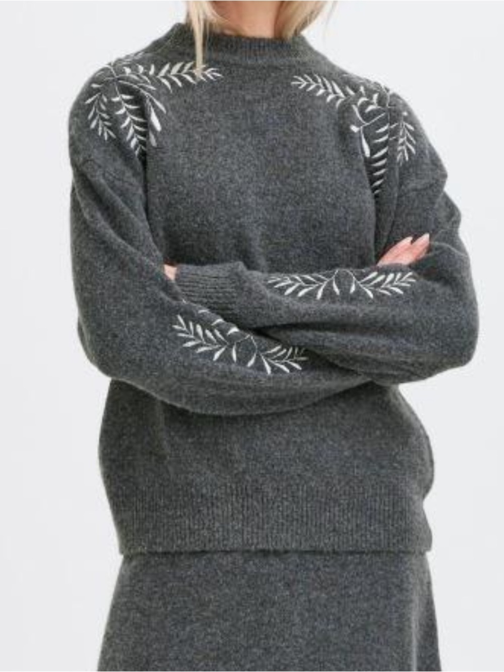 B.Young Dark Grey Melange floral/leaf embroidery sweater NWT size Med